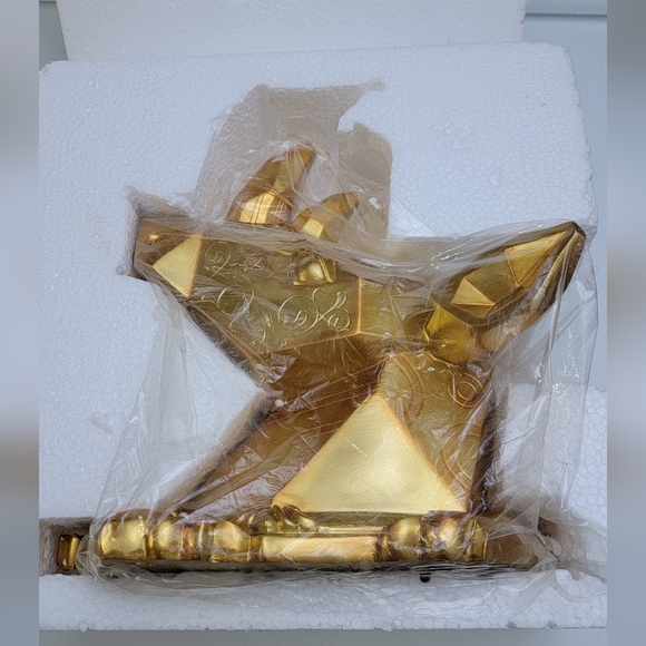 3D Gold Rhino Head Wall Art – Resin Animal Sculpture | Home Decor Accent - Picture 8 of 8